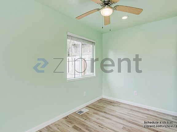 5th image of 1035 W Railroad Ave