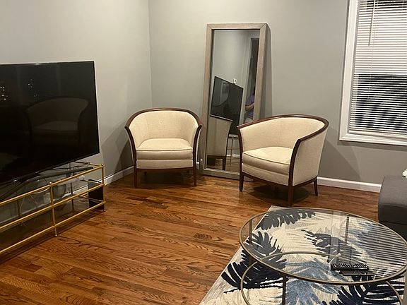 5th image of 494 E 18th St Floor 1