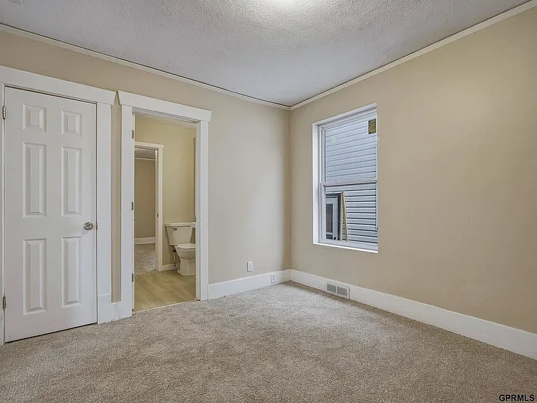 4413 Sprague St — Photo 5