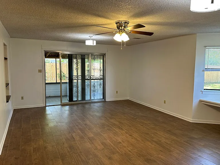 5138 Whitehall Ave — Photo 18
