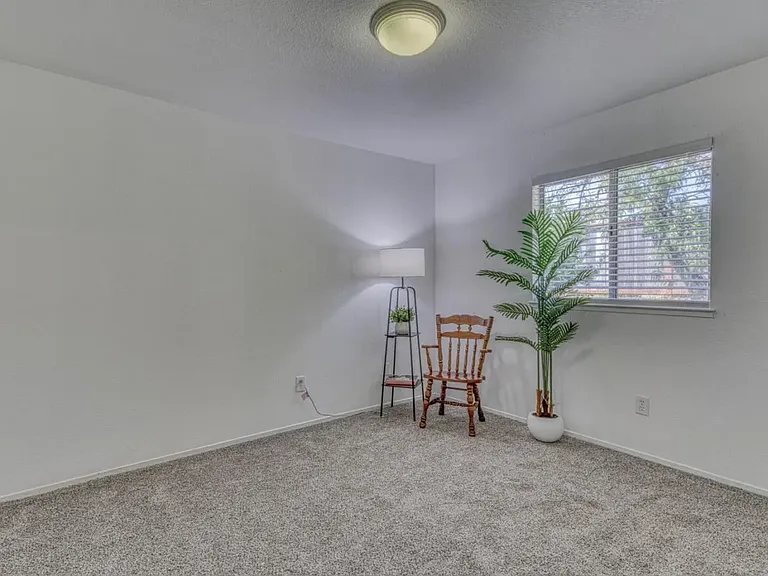 312 Grace Cir — Photo 17