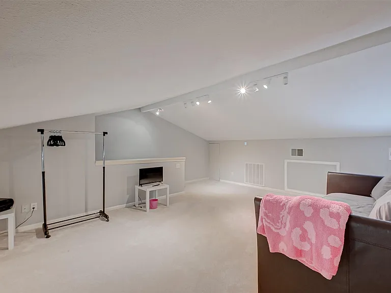 8077 El Mundo St #8077 — Photo 38