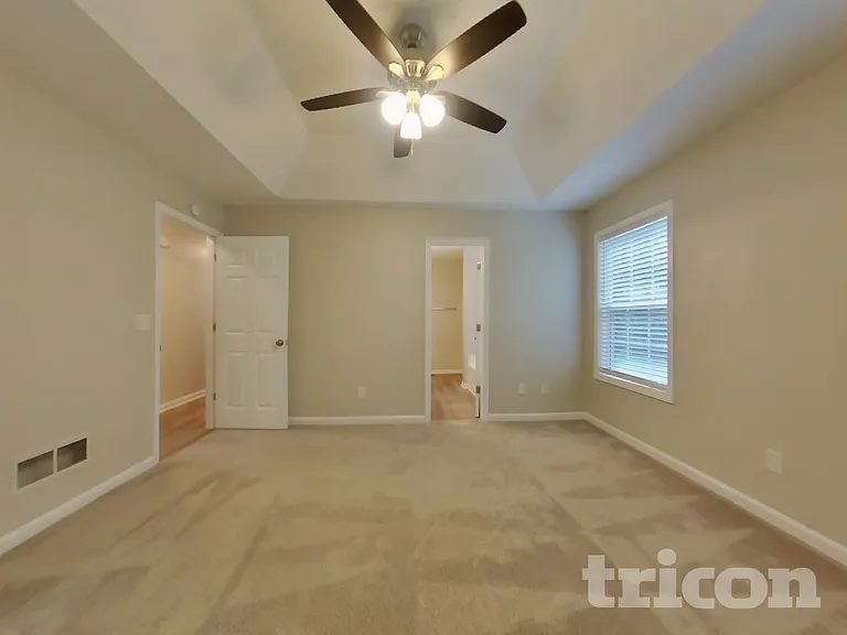 141 Fairfax Dr — Photo 7