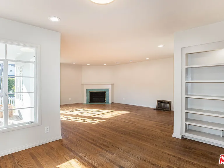 437 Swarthmore Ave — Photo 2