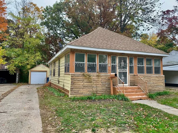 2528 Hoyt St, Muskegon Heights, MI 49444