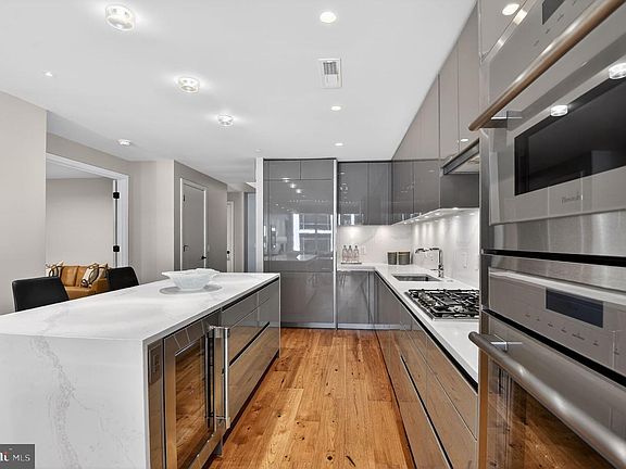 5th image of 1781 N Pierce St Unit 303