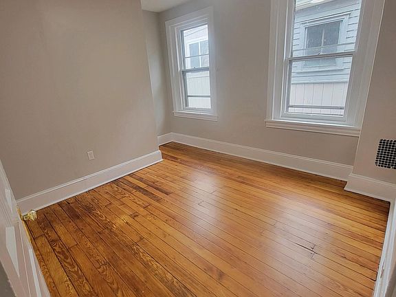 5th image of 1314 W 10th St APT 2