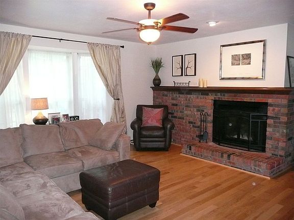 main floor family room with white oak hardwood floor