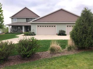 213 Bridgeview Ln SE, Rochester, MN 55904