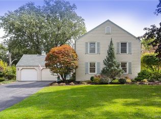 5221 Willowbrook Dr, Clarence, NY 14031