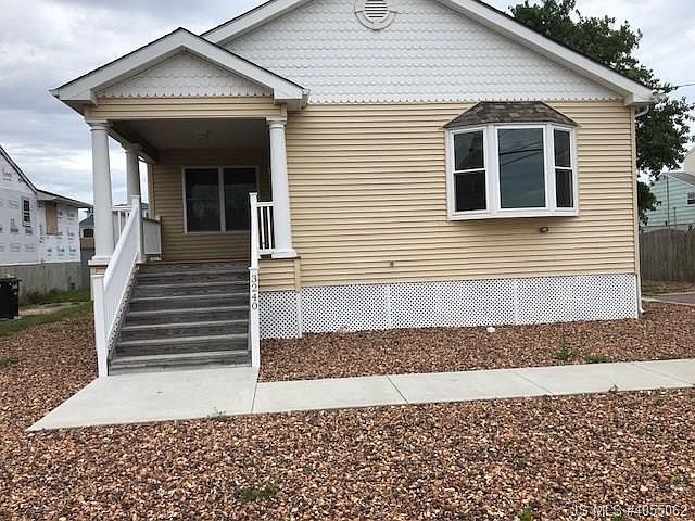 1st image of 3240 Oceanic Dr