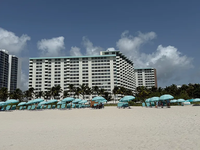 2899 Collins Ave #1022 — Photo 32