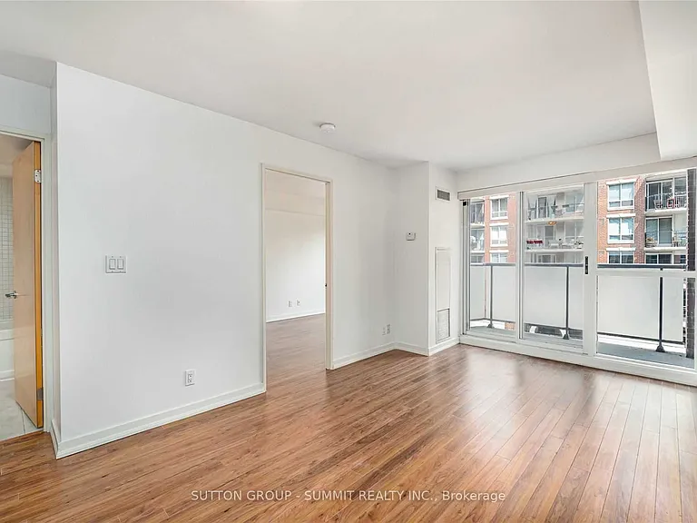 1005 King St W #416 — Photo 13