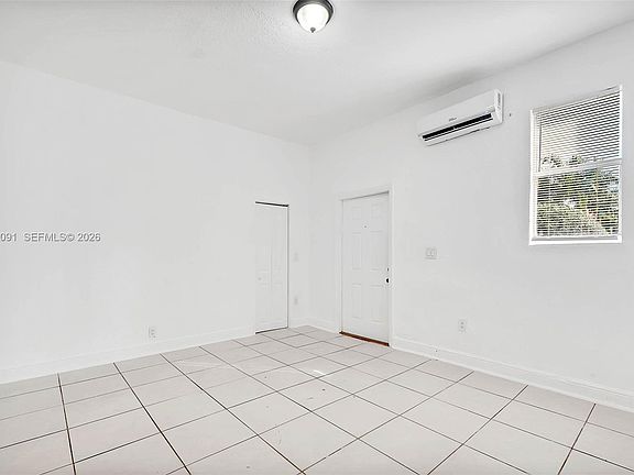 3rd image of 50 NW 79th St APT 4