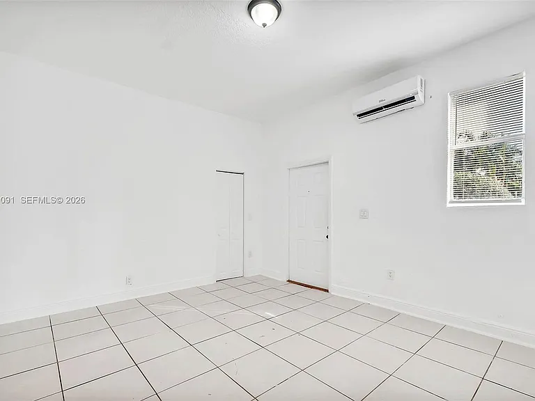 50 NW 79th St #4 — Photo 3