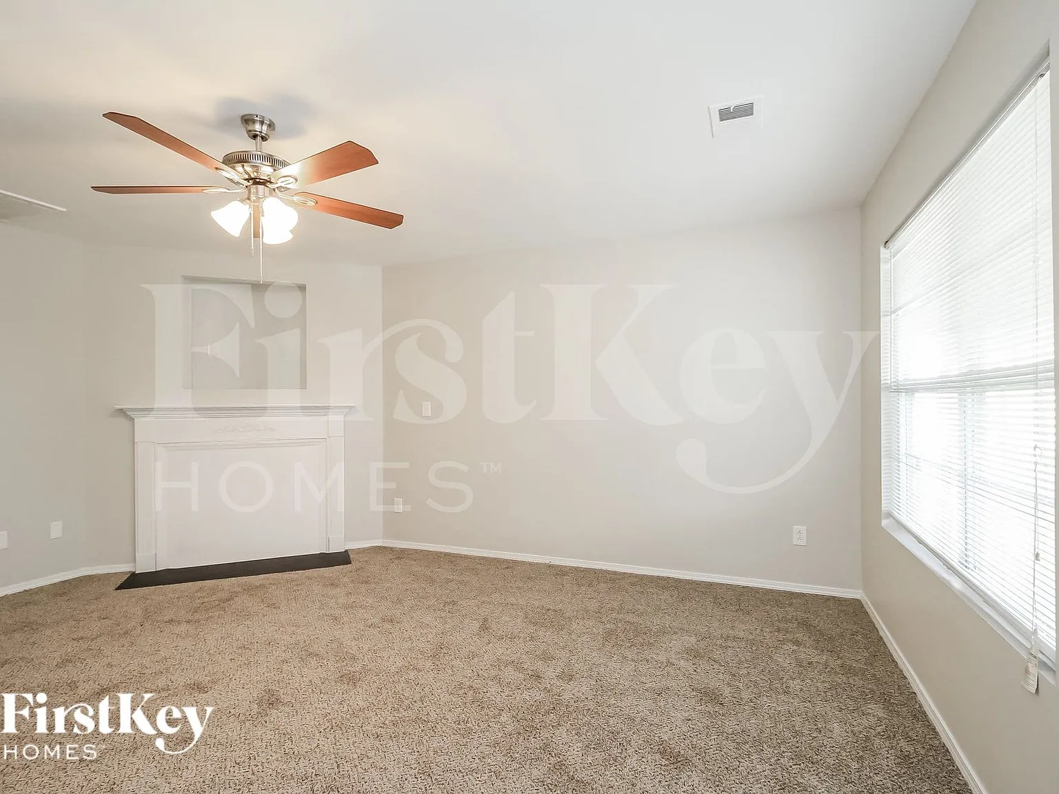 3 bed, 2.5 bath, 2054 sqft, $1,955 — Photo 4