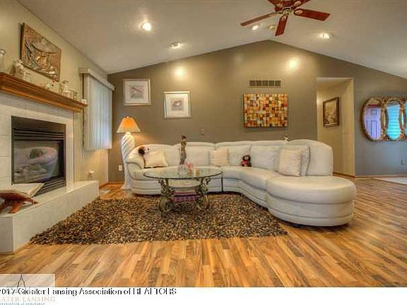 3rd image of 5203 Otter Dr