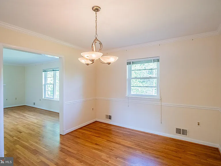 6608 Fairlawn Dr — Photo 11