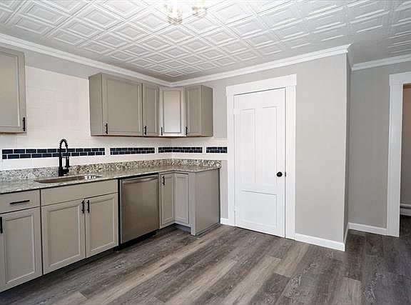 3rd image of 130 Pine St #2