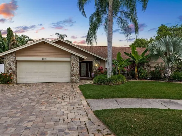 1001 Chatham Ct, Safety Harbor, FL 34695
