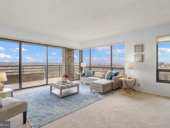 3rd image of 1100 Lovering Ave APT 1400