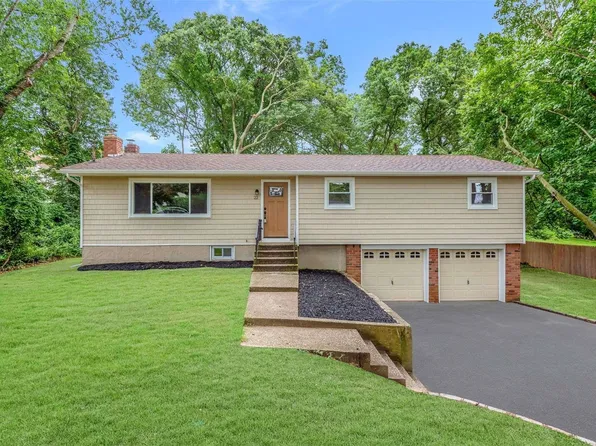 22 Liber Boulevard, Farmingville, NY 11738