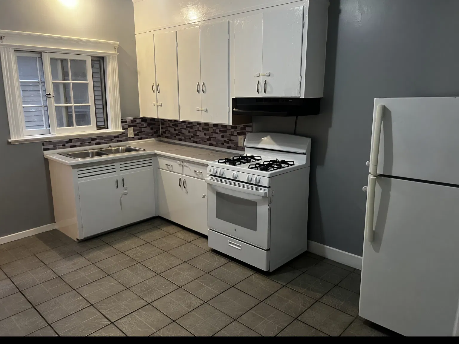 1 bed, $900 — Photo 2