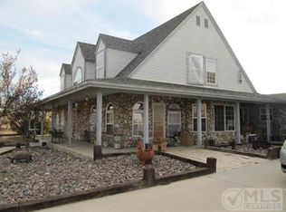 8626 Roosevelt Rd, Phelan, CA 92371