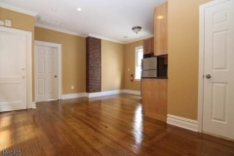 1st image of 567 N 9th St Floor 22