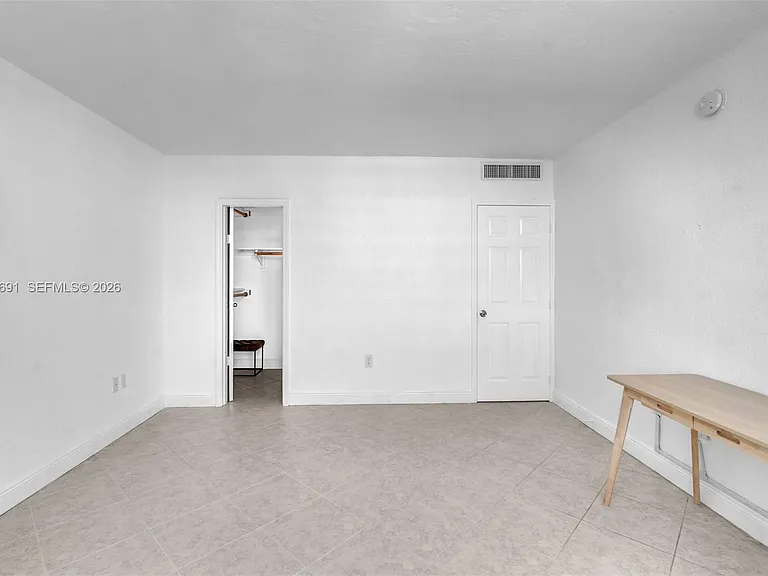 10350 W Bay Harbor Dr #8F — Photo 17