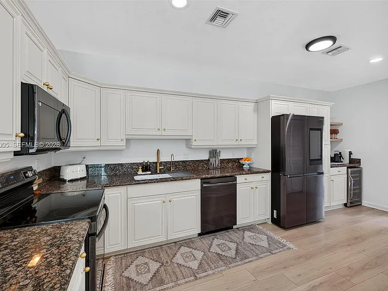 1214 W Las Olas Blvd — Photo 18