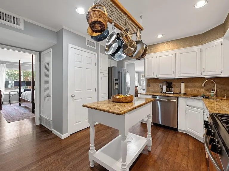 2609 Friar Tuck Ln — Photo 10