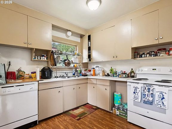 5th image of 2309 SE 70th Ave