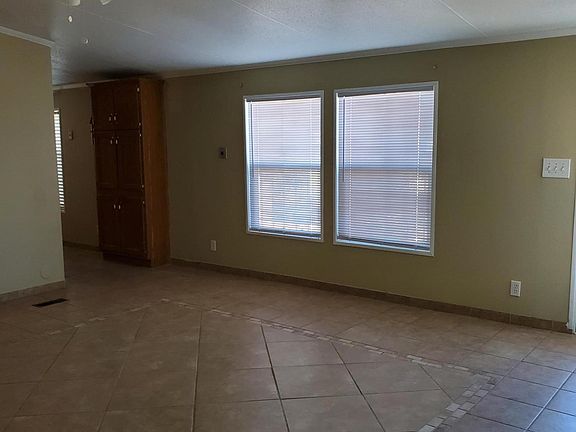 4th image of 612 Los Arboles Ave NW