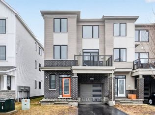 16 Caspian Row, Ottawa, ON K2V0R7