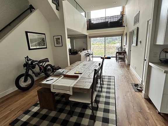 4th image of 390 S Sepulveda Blvd APT 302