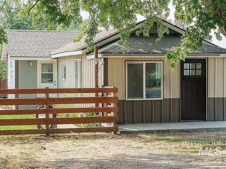 2 bed, 730 sqft, $1,700 — Photo 2