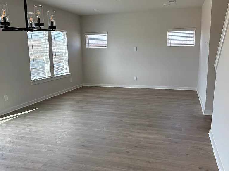1314 Bluffton Cir — Photo 4