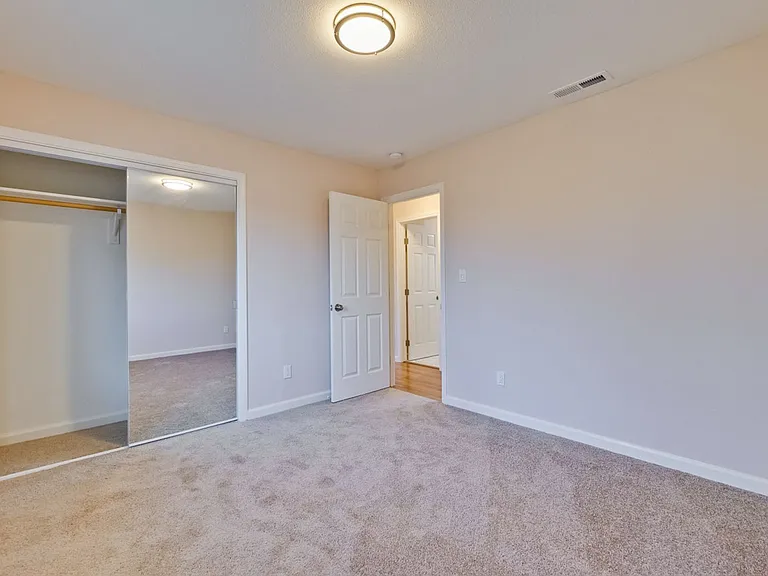 1425 Sunshadow Ln — Photo 34
