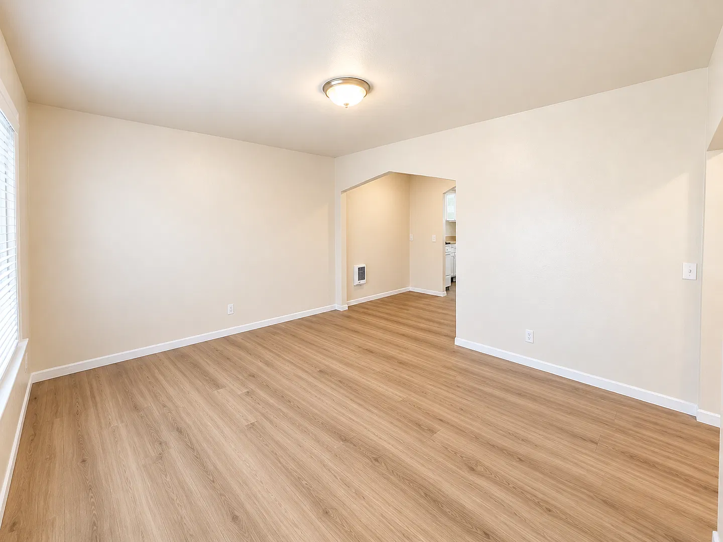 Town Manor Apartments — Photo 4