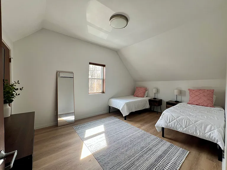 Bedroom #2 - Can be set up with 2 twin beds (or 1 queen bed, see prior image)