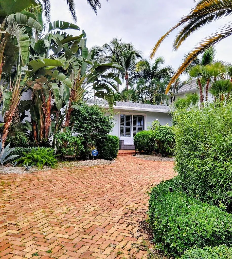 3 bed, 2.0 bath, 2288 sqft, $25,000 — Photo 1