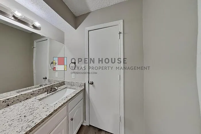 3912 Missouri St — Photo 11