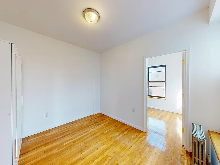237 E 5th St #8 — Photo 4