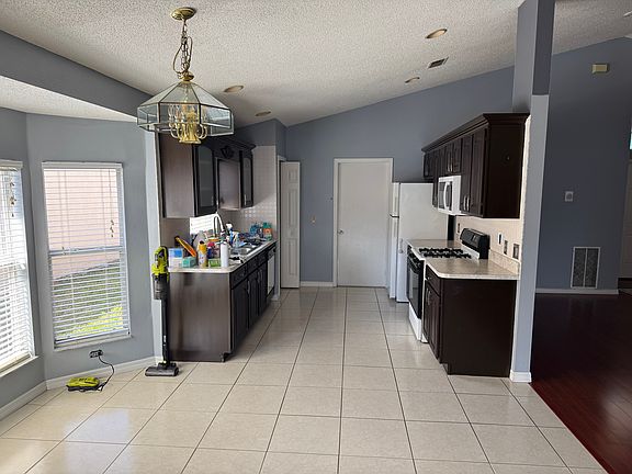 4th image of 129 Piccolo Way