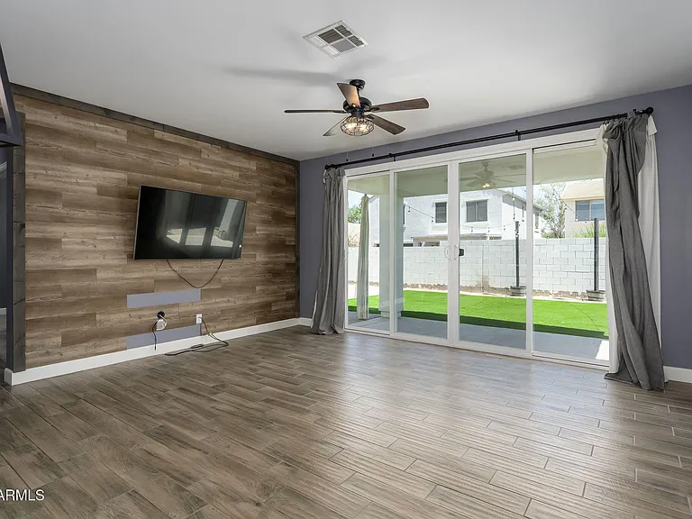 542 E Bamboo Ln — Photo 7