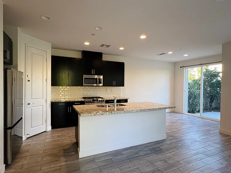 3146 Ceja Pl — Photo 6