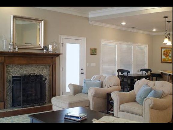 5th image of 279 Plantation Springs Dr