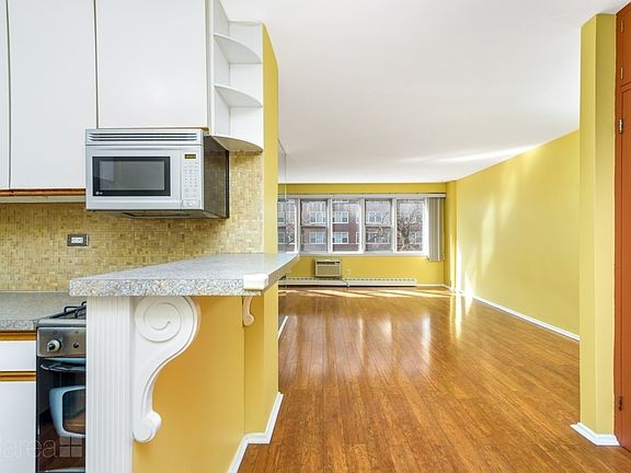 5th image of 87-15 165th St APT 3G