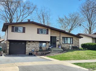 2709 Sallmon Ave, Waukegan, IL 60087
